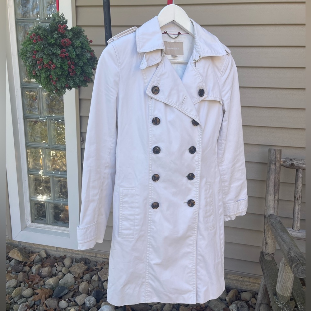 Banana Republic cream tan color belted trench coat size XS